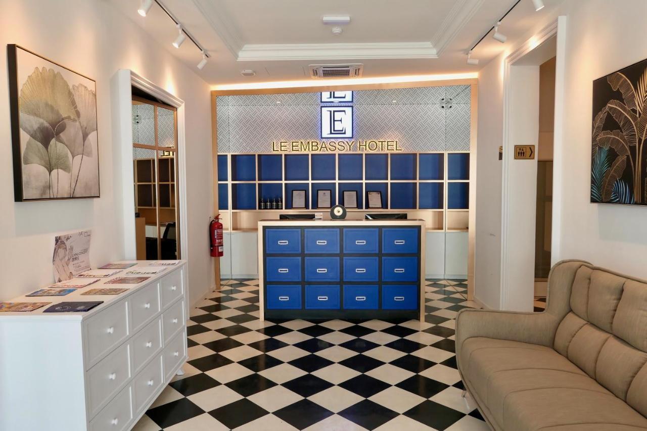 Le Embassy