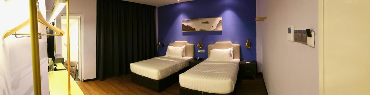Le Embassy 3* George Town