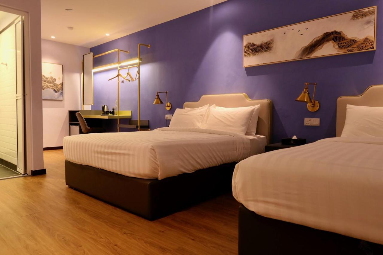 Hotel Le Embassy 3*